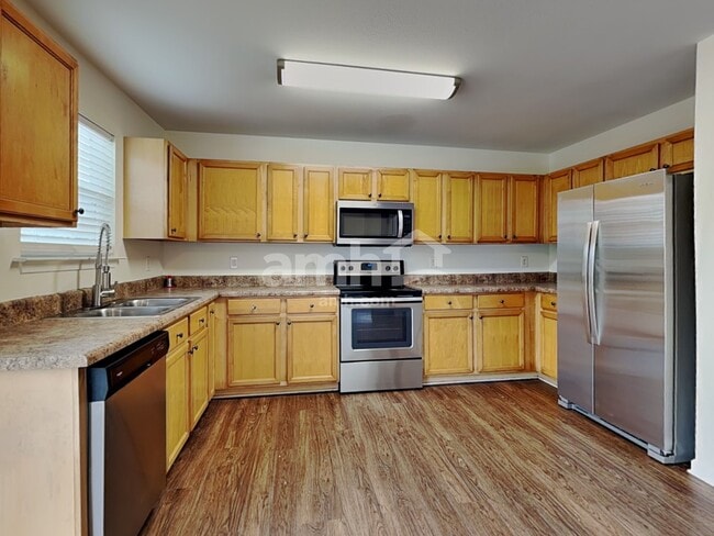 Photo - 1524 Eastway Dr