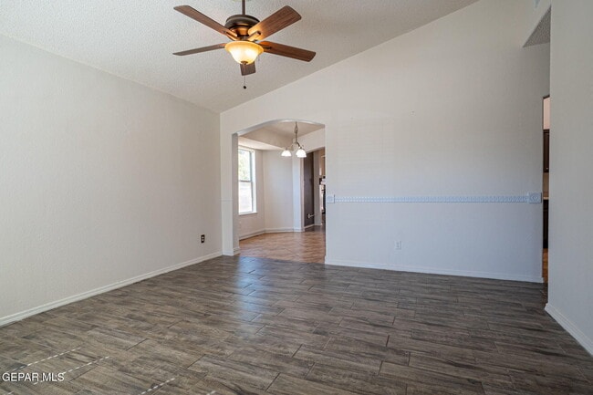 Photo - 403 Wisconsin Ct