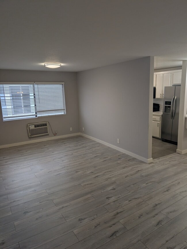Photo - 7014 Lanewood Ave Unidad 16