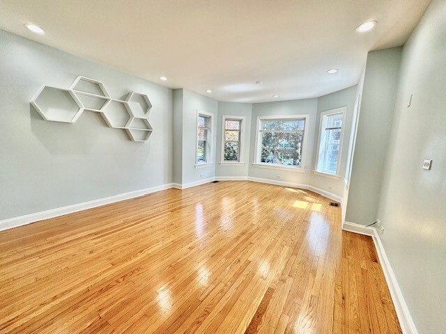 Photo - 5618 N Artesian Ave Unit 1