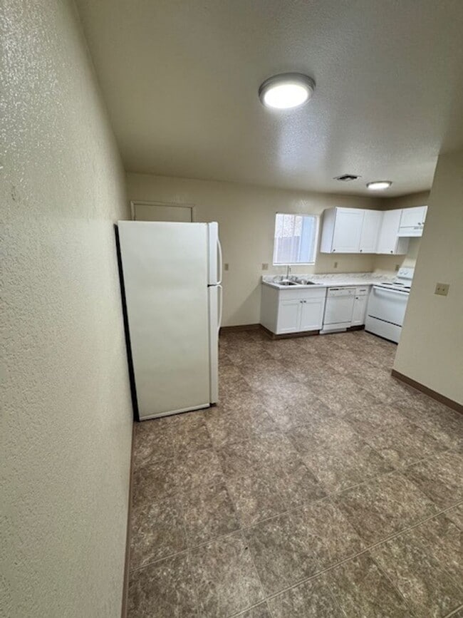 Photo - 863 Shiloh Ct Unit 3