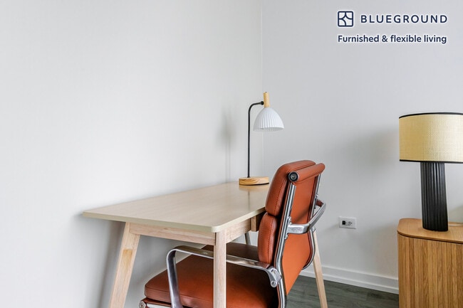 Photo - 460 W Chicago Ave Unit FL20-ID1352