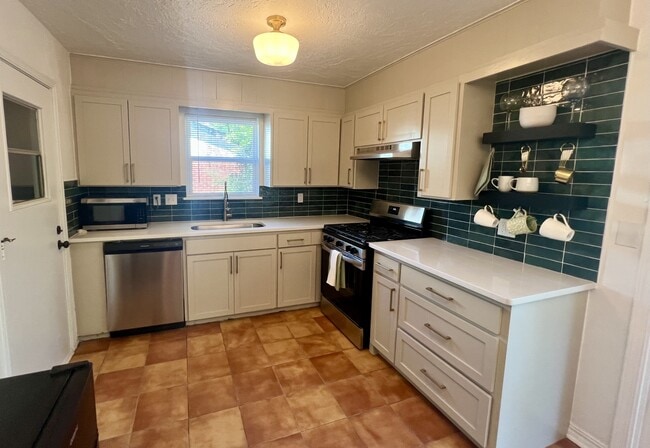 Photo - 513 Inwood Dr