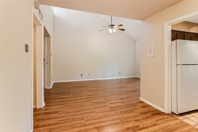 Photo - 16301 Ledgemont Ln