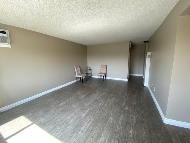 Living Room - 11989 Sycamore St Unidad 2