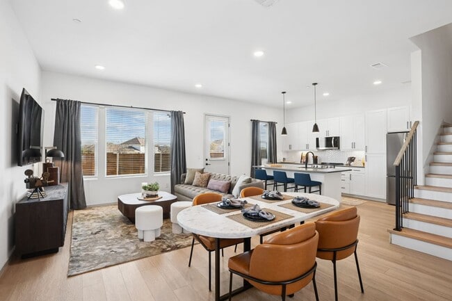 Photo - Vireo Twelve Oaks