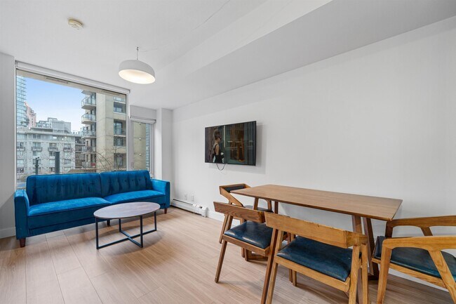 Building Photo - 1283 Howe St