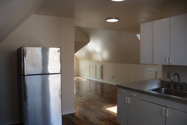 Photo - 120 W 5th Ave Unit 5