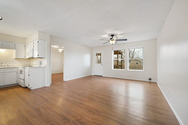 Photo - 100 Grand Brook Dr