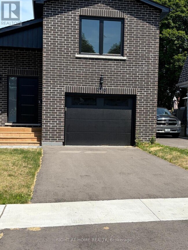Photo - 376 Mitchell Ave