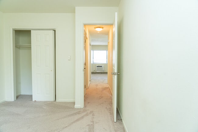 Photo - Lynnhaven Apartments