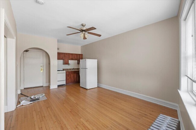 1145 W Morse Ave Unit 102