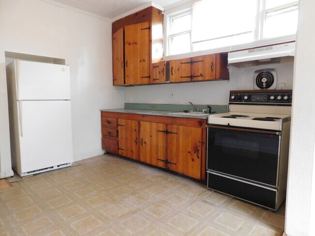 Photo - Three Bedroom - One Story House for Rent!