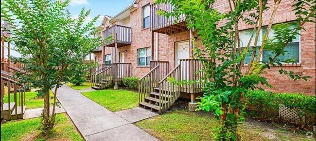 Building Photo - 11905 Algonquin Dr Rental