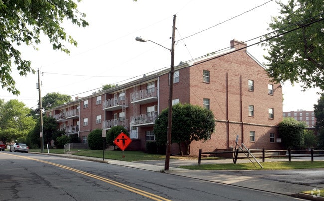 501 N Park Dr