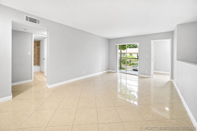 Photo - 503 Gardens Dr Unit 202