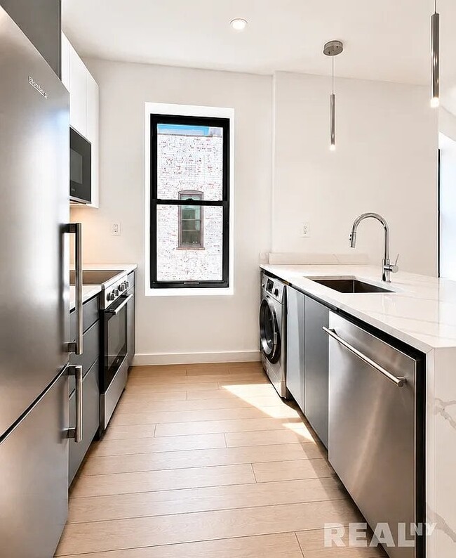 Photo - 19 Wyckoff St Unit 23