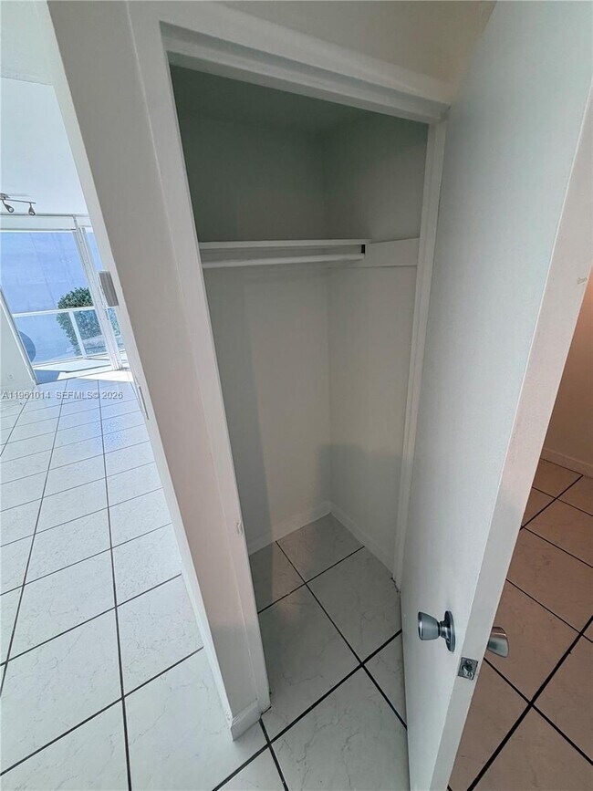 Photo - 3301 NE 5th Ave Unidad 509