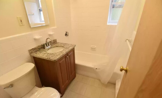 Building Photo - 73 Parkman St