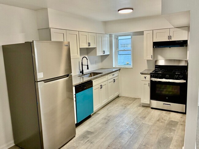 Building Photo - 4632 Friendship Ave Unit 1
