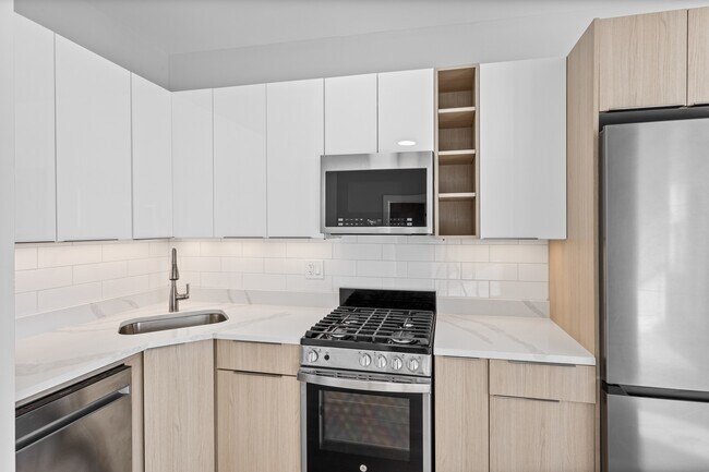 Photo - 1625 W Howard St Unit 306