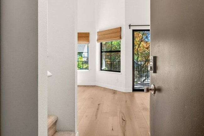 Photo - Stylish Lake Oswego 1 Bedroom Condo with Loft — Walk to Shops & Parks