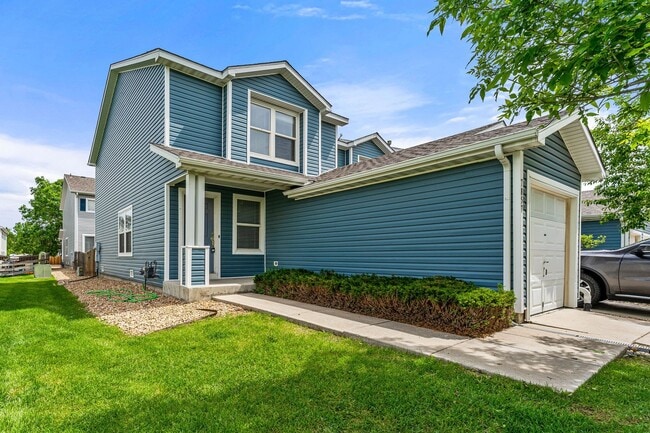 Photo - End-unit townhome in Cherry Creek School District with private yard