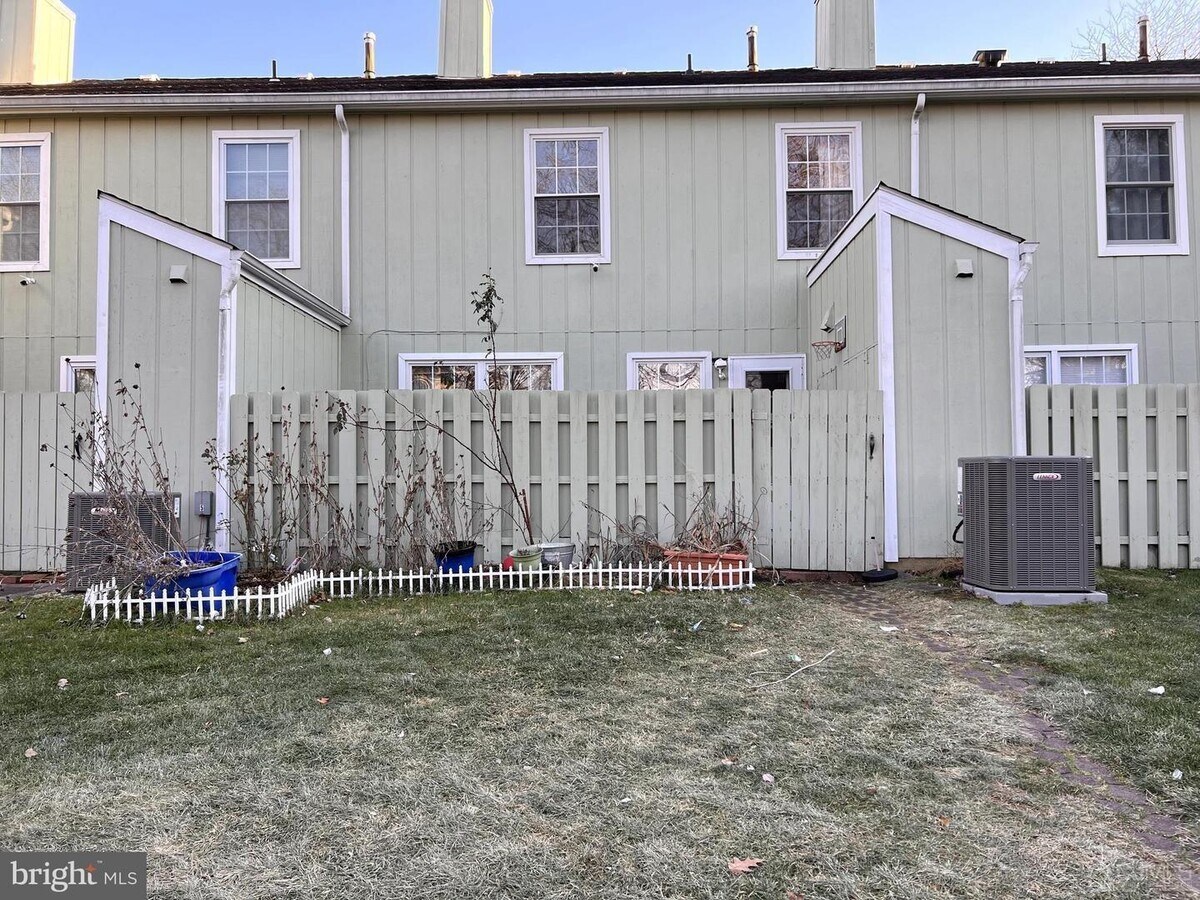 Photo - 4 Pond View Dr