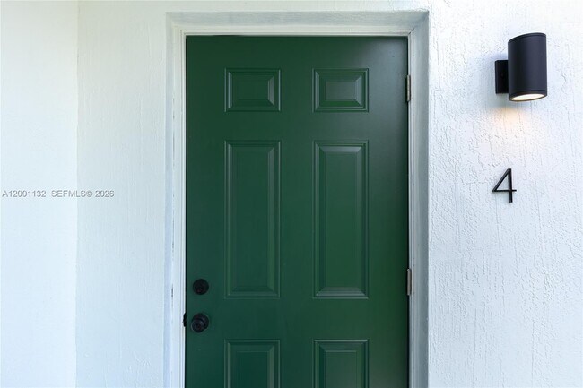 Photo - 6125 SW 40th Ct Unit 4