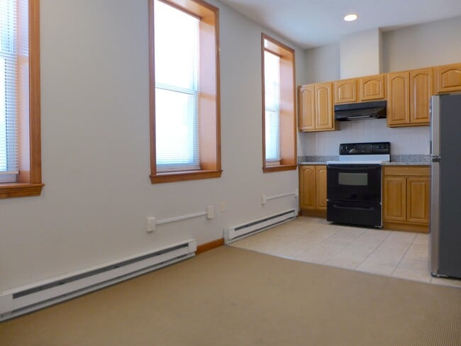 Building Photo - 79 Hudson St