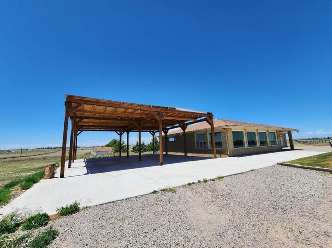 Photo - 16500 Highway 14