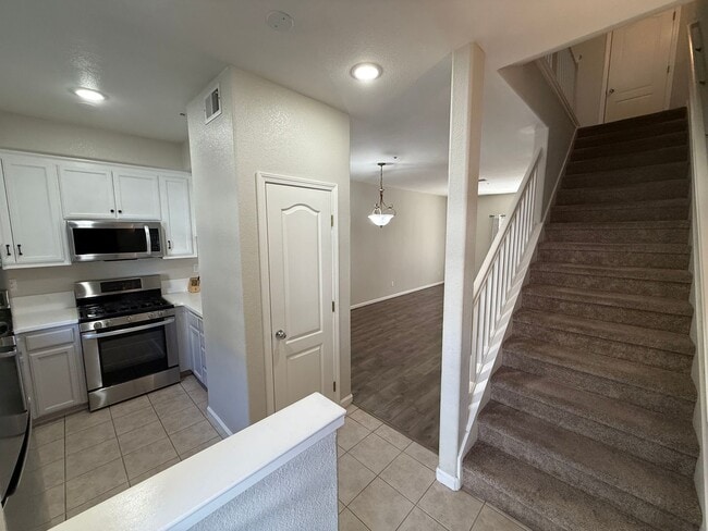 Building Photo - 2-Bedroom Martinez Townhome Near The Village Oaks Shopping Plaza