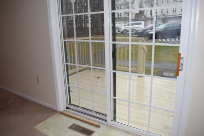 Photo - 140 Kenley Ct
