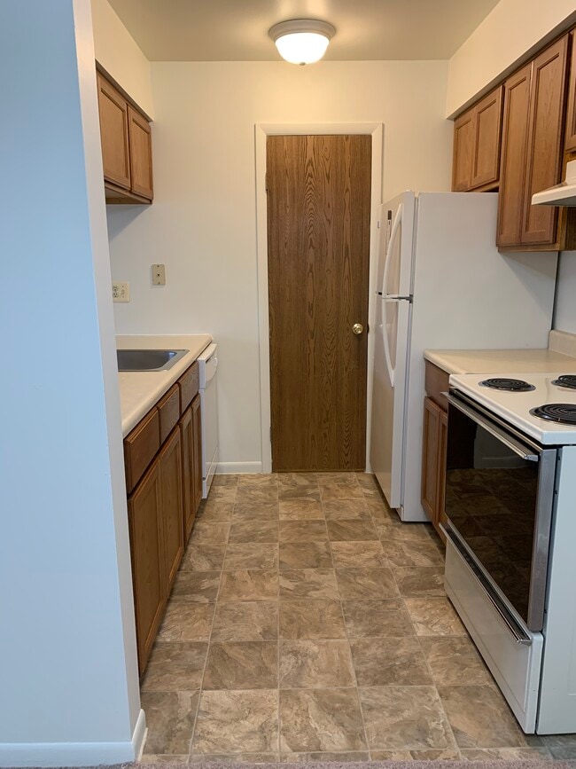 Hickory Square Apartments Imlay City, MI