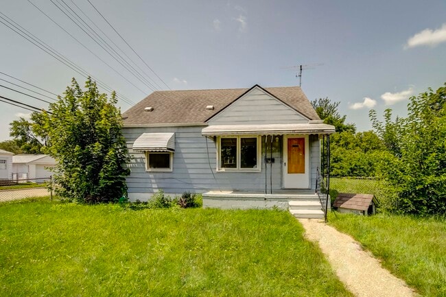 Building Photo - 24501 Fern Ave