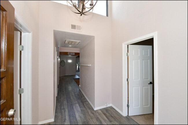 Photo - 3212 Canyon Point Ln