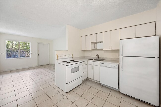 Building Photo - 400 SE 31st St Unit 2 Rental