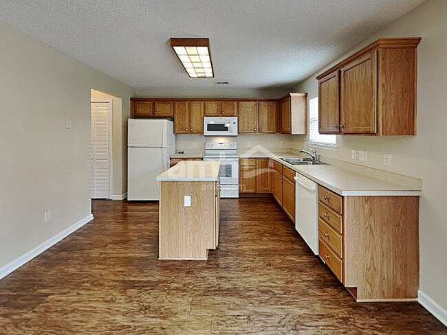 Photo - 5323 Kim St SW