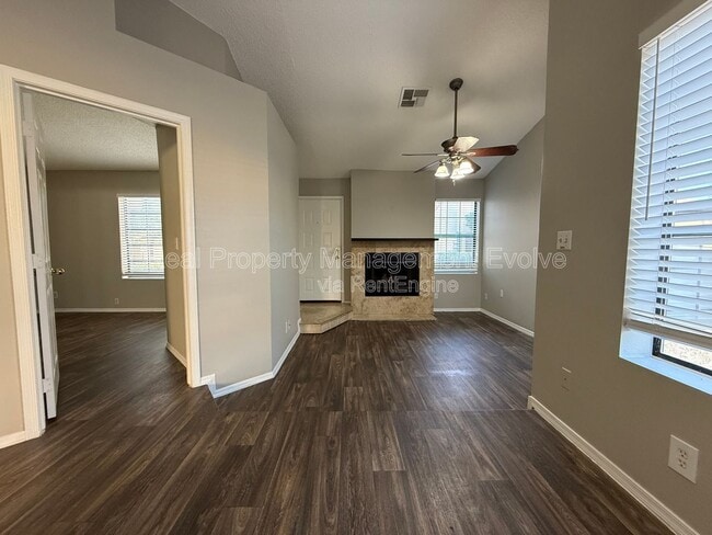 Building Photo - 455 S Mesa Dr Unit 119