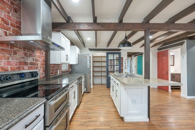 Photo - 271 Bracewell St
