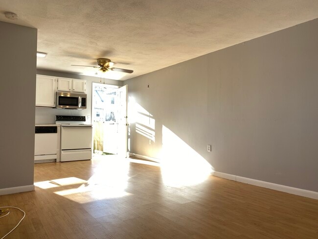 Photo - 325 Washington St Unit B