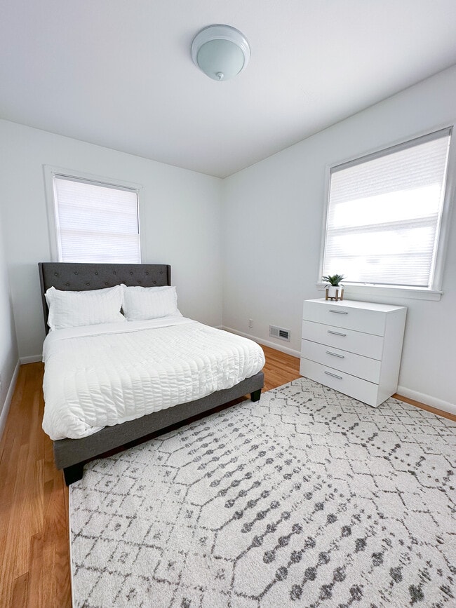 Photo - 7000 Park Ave