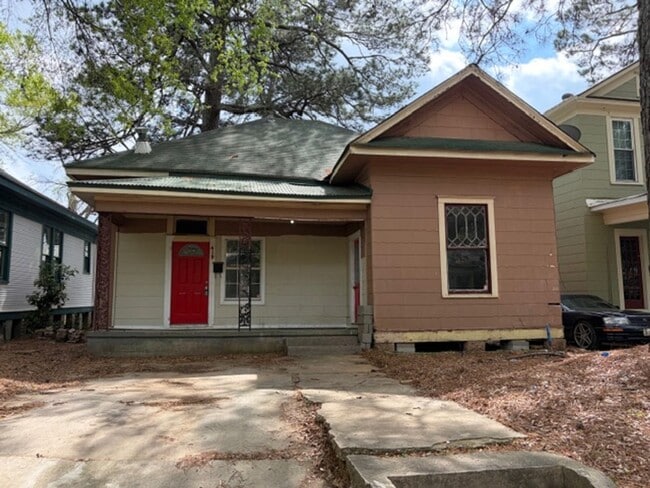 Building Photo - Remodeled 3 Bedroom Home in Highland - Central Air!