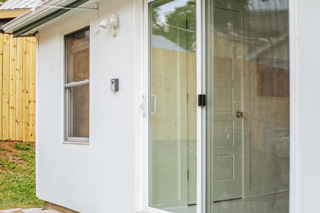 Photo - 1023 King St