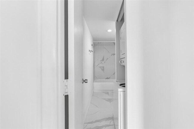 Photo - 4164 Inverrary Dr Unit 412