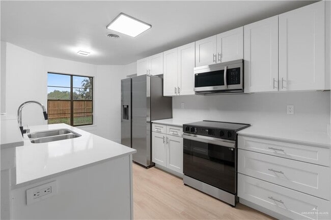 Photo - 14 N 17th St