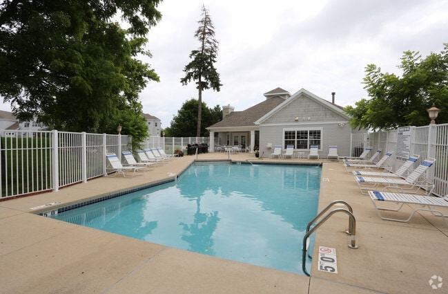 Piscina - Nantucket Apartments