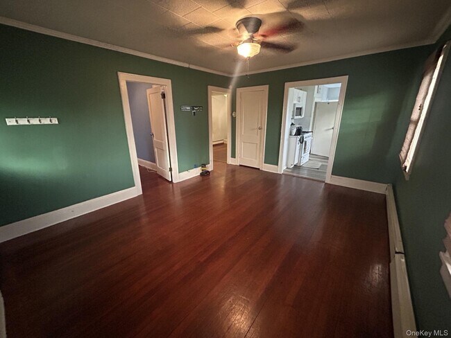 76 Robinwood Ave