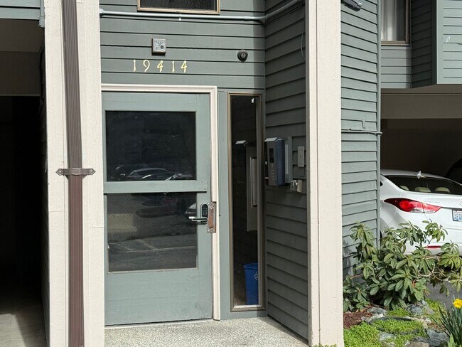 Photo - Beautiful 2 bed, 1 bath Shoreline Condo, $2000/mo. Unit 203