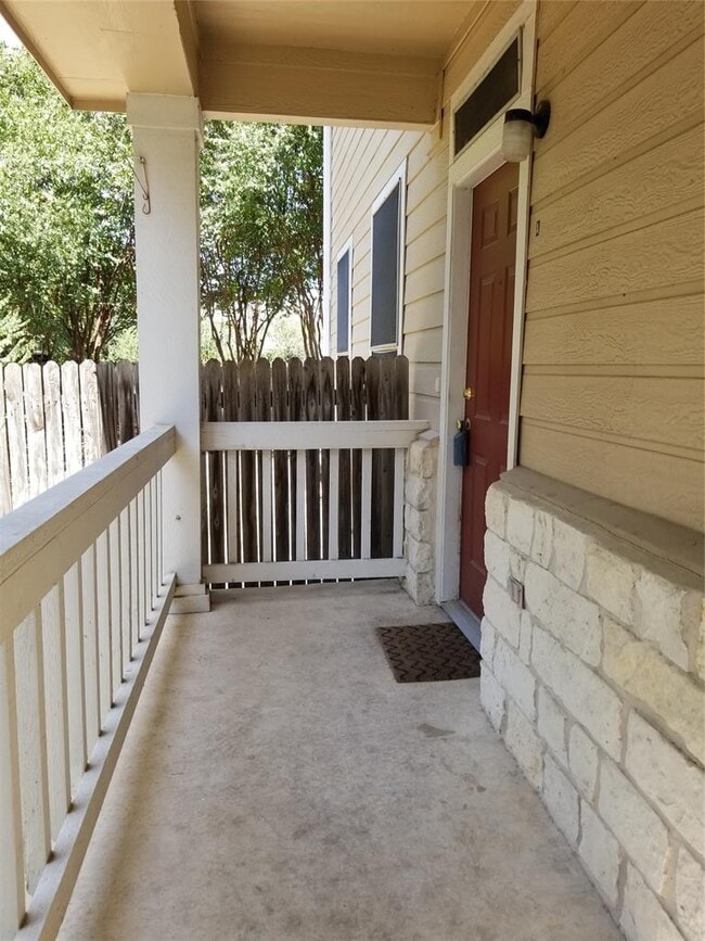 Photo - 2928 Thrushwood Dr